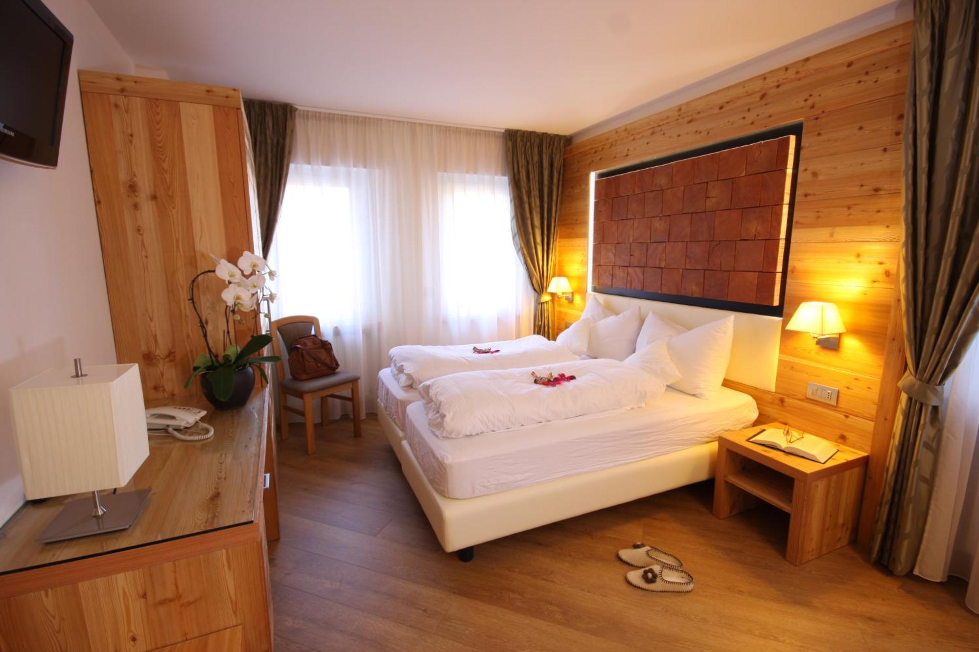 Hotel Pineta Baselga di Pine Ngoại thất bức ảnh