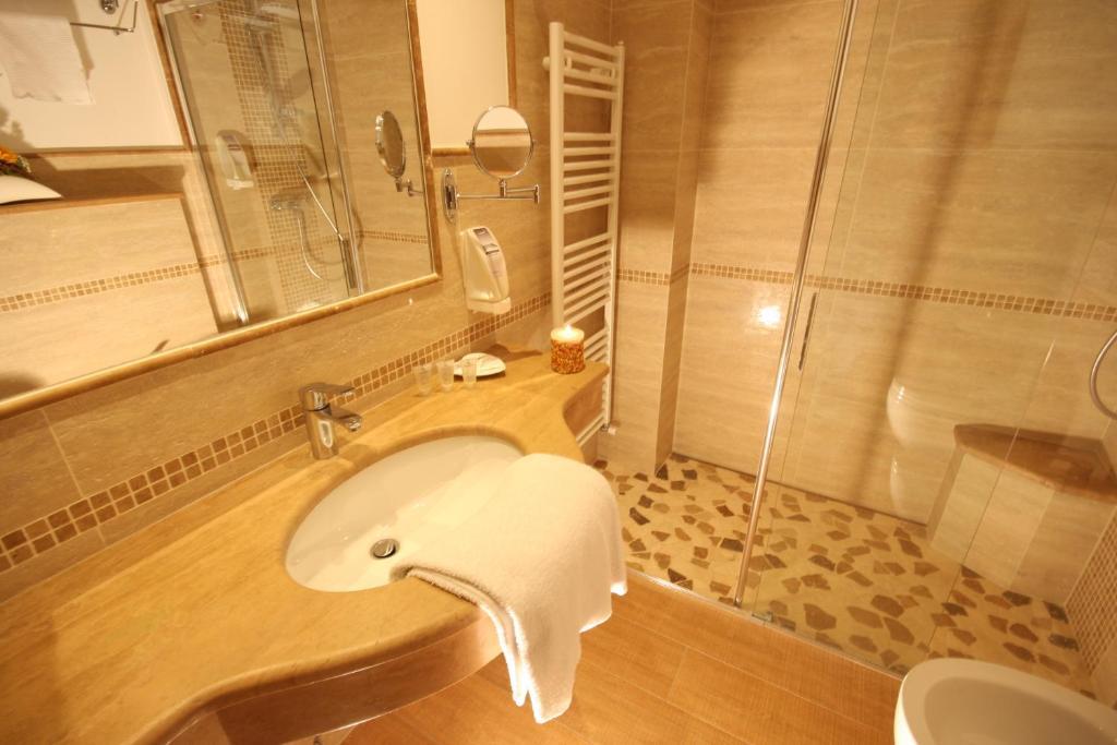 Hotel Pineta Baselga di Pine Ngoại thất bức ảnh
